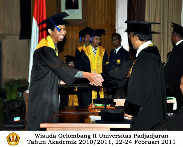 wisuda-fisip-s1-dan-d3-oleh-rektor-151