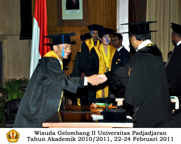 wisuda-fisip-s1-dan-d3-oleh-rektor-157