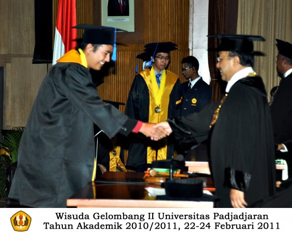 wisuda-fisip-s1-dan-d3-oleh-rektor-161