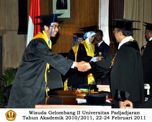 wisuda-fisip-s1-dan-d3-oleh-rektor-163