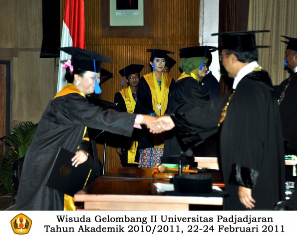 wisuda-fisip-s1-dan-d3-oleh-rektor-166