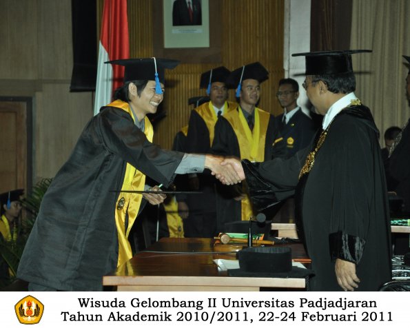 wisuda-fisip-s1-dan-d3-oleh-rektor-167