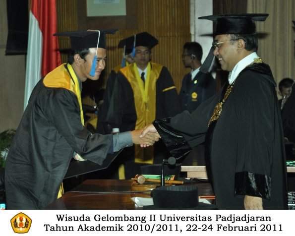 wisuda-fisip-s1-dan-d3-oleh-rektor-168