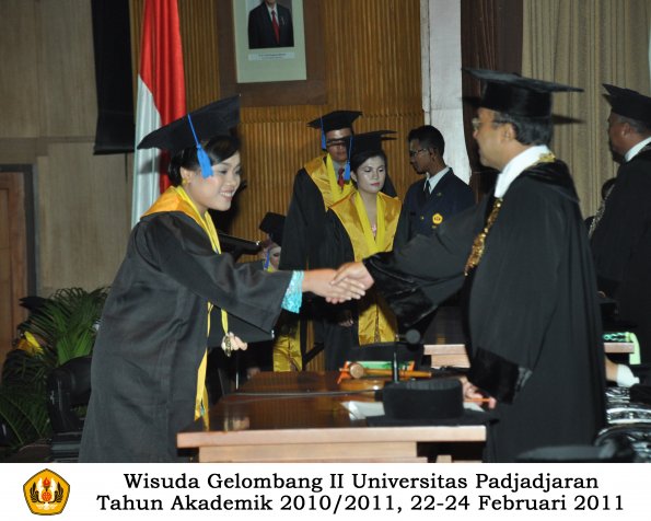 wisuda-fisip-s1-dan-d3-oleh-rektor-169