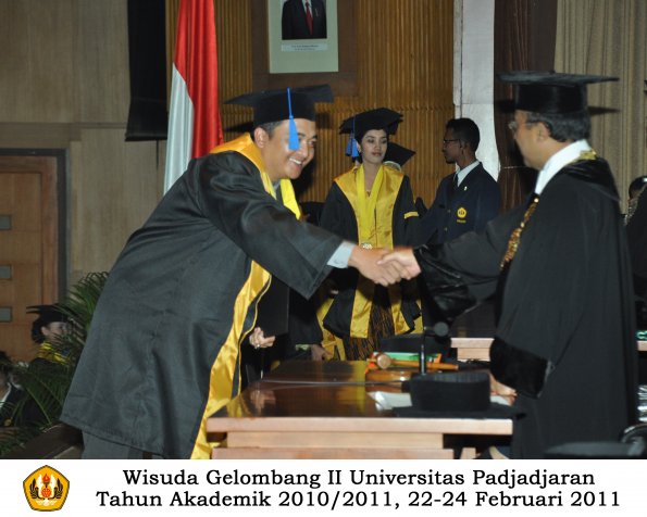 wisuda-fisip-s1-dan-d3-oleh-rektor-173