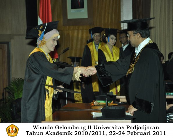 wisuda-fisip-s1-dan-d3-oleh-rektor-204