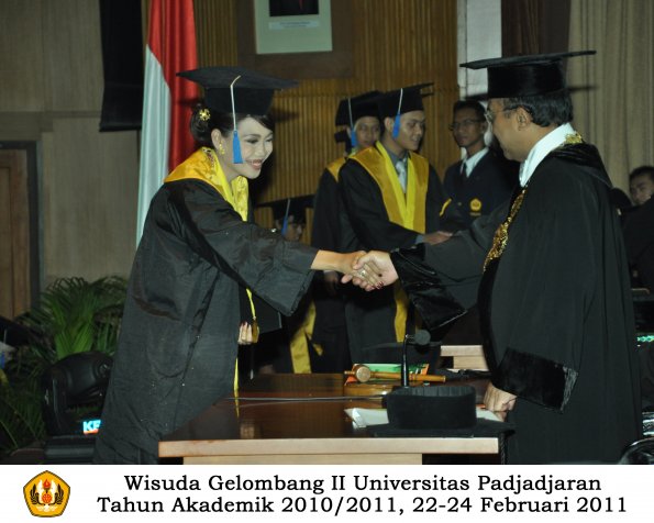 wisuda-fisip-s1-dan-d3-oleh-rektor-206