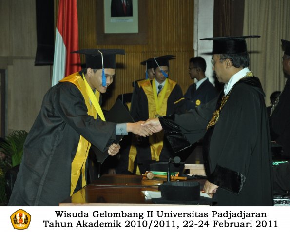 wisuda-fisip-s1-dan-d3-oleh-rektor-207