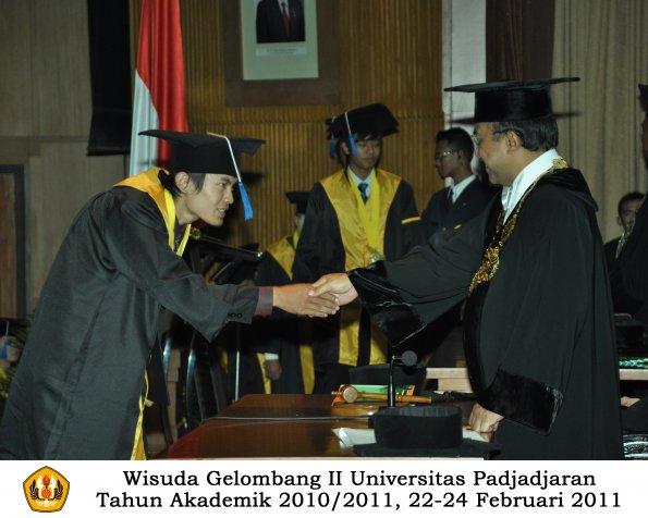 wisuda-fisip-s1-dan-d3-oleh-rektor-209