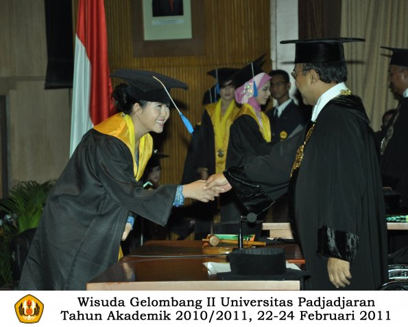 wisuda-fisip-s1-dan-d3-oleh-rektor-221