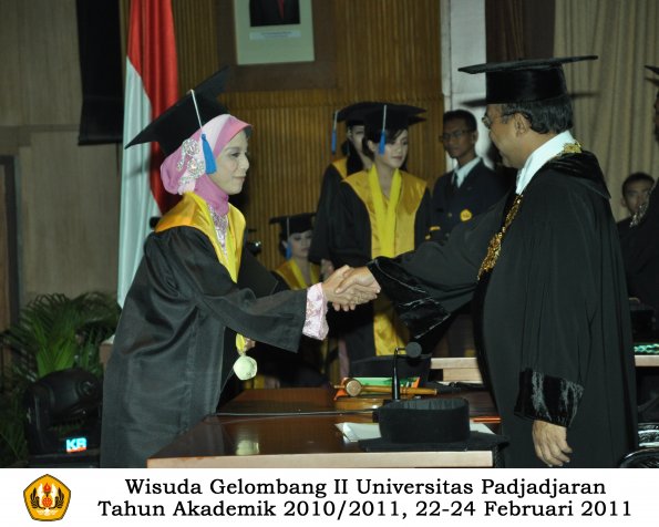 wisuda-fisip-s1-dan-d3-oleh-rektor-223