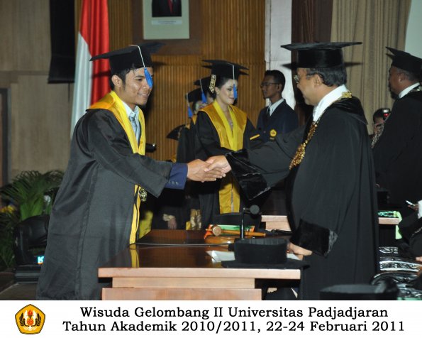 wisuda-fisip-s1-dan-d3-oleh-rektor-224