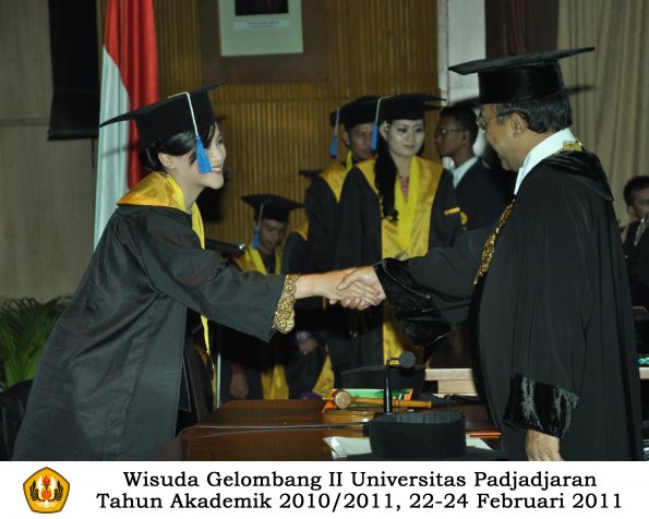 wisuda-fisip-s1-dan-d3-oleh-rektor-225