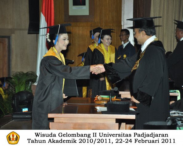 wisuda-fisip-s1-dan-d3-oleh-rektor-228