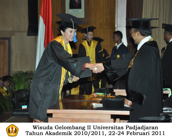 wisuda-fisip-s1-dan-d3-oleh-rektor-237