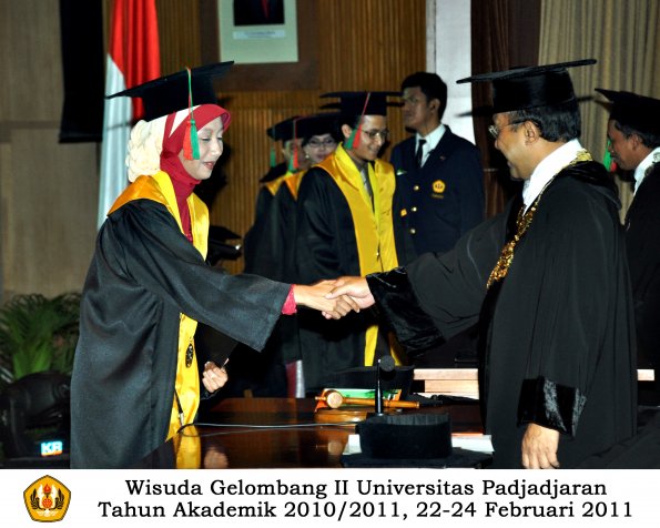 wisuda-ftip-s1-oleh-rektor-020