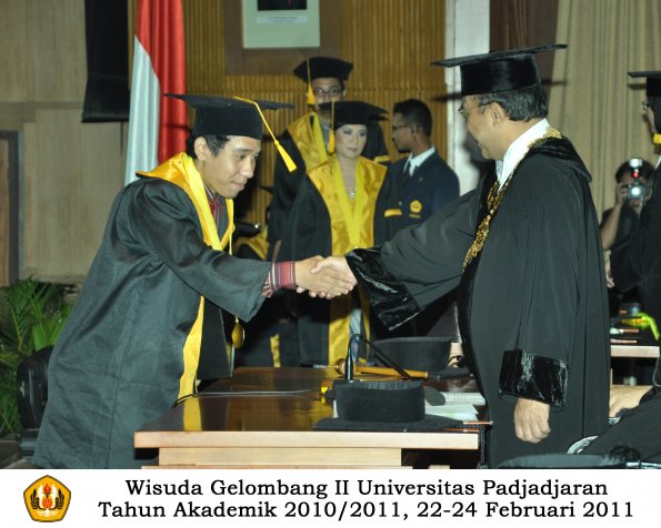 wisuda-fakultas-ekonomi-s2-profesi-s1-d3-oleh-rektor-119