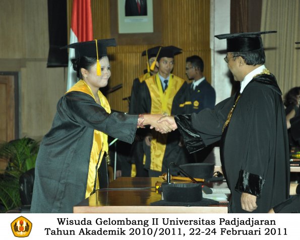 wisuda-fakultas-ekonomi-s2-profesi-s1-d3-oleh-rektor-148