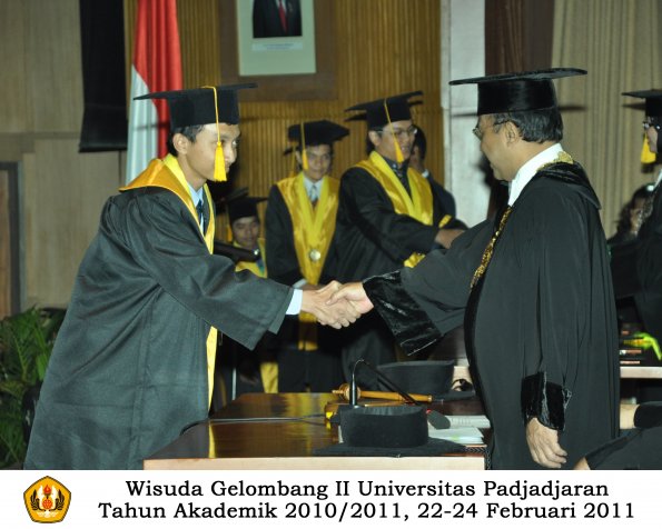 wisuda-fakultas-ekonomi-s2-profesi-s1-d3-oleh-rektor-150