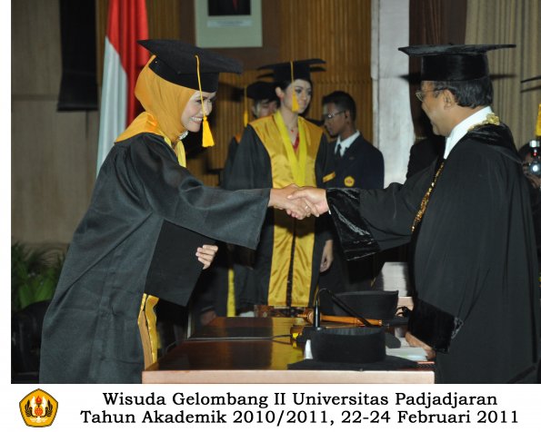 wisuda-fakultas-ekonomi-s2-profesi-s1-d3-oleh-rektor-167