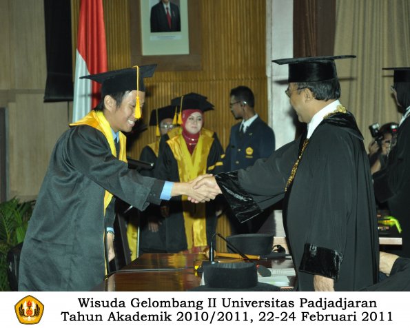 wisuda-fakultas-ekonomi-s2-profesi-s1-d3-oleh-rektor-186