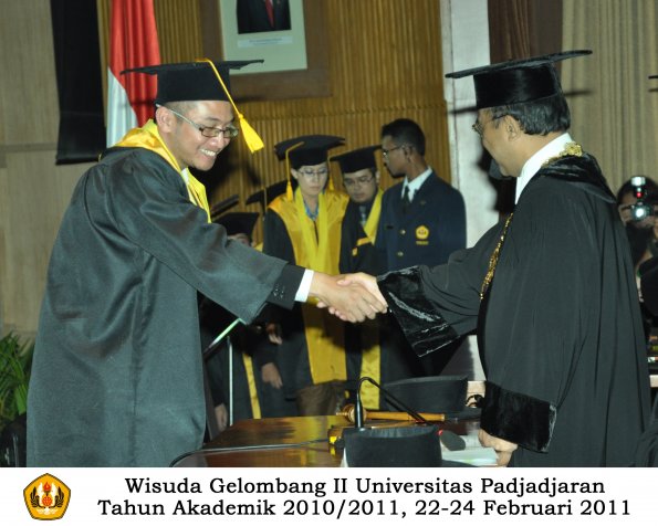 wisuda-fakultas-ekonomi-s2-profesi-s1-d3-oleh-rektor-192