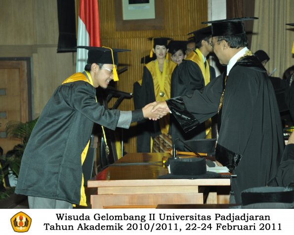 wisuda-fakultas-ekonomi-s2-profesi-s1-d3-oleh-rektor-206