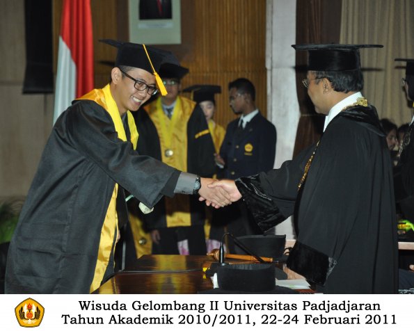 wisuda-fakultas-ekonomi-s2-profesi-s1-d3-oleh-rektor-217