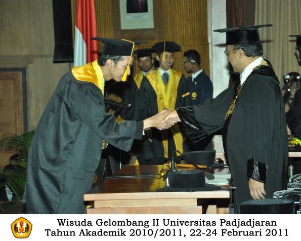 wisuda-fakultas-ekonomi-s2-profesi-s1-d3-oleh-rektor-218