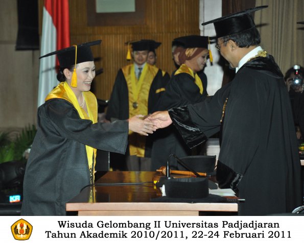 wisuda-fakultas-ekonomi-s2-profesi-s1-d3-oleh-rektor-225