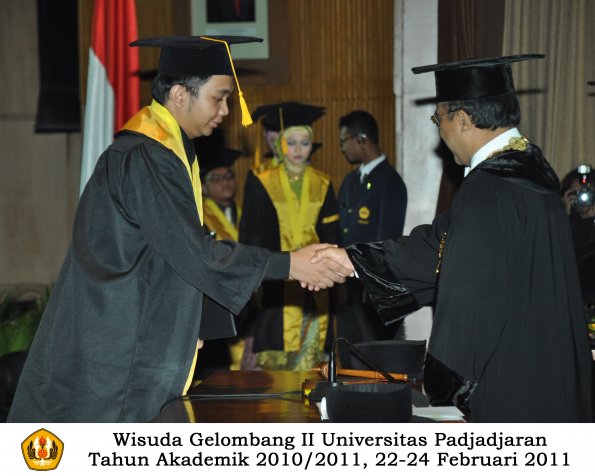 wisuda-fakultas-ekonomi-s2-profesi-s1-d3-oleh-rektor-231