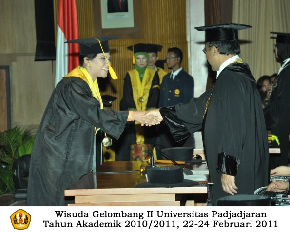 wisuda-fakultas-ekonomi-s2-profesi-s1-d3-oleh-rektor-248