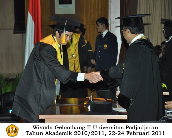 wisuda-fakultas-ekonomi-s2-profesi-s1-d3-oleh-rektor-257