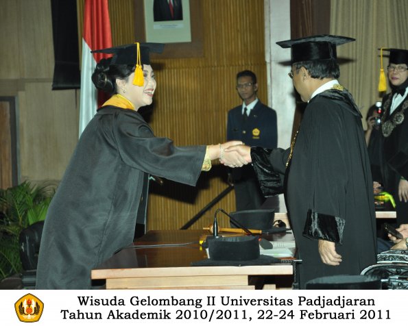 wisuda-fakultas-ekonomi-s2-profesi-s1-d3-oleh-rektor-259