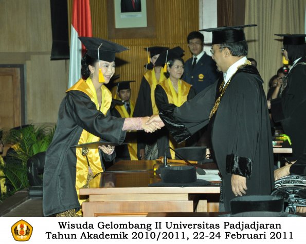 wisuda-fakultas-ekonomi-s2-profesi-s1-d3-oleh-rektor-308