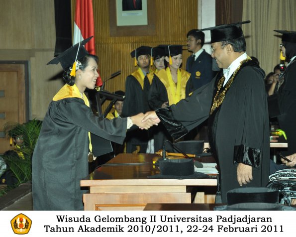 wisuda-fakultas-ekonomi-s2-profesi-s1-d3-oleh-rektor-310