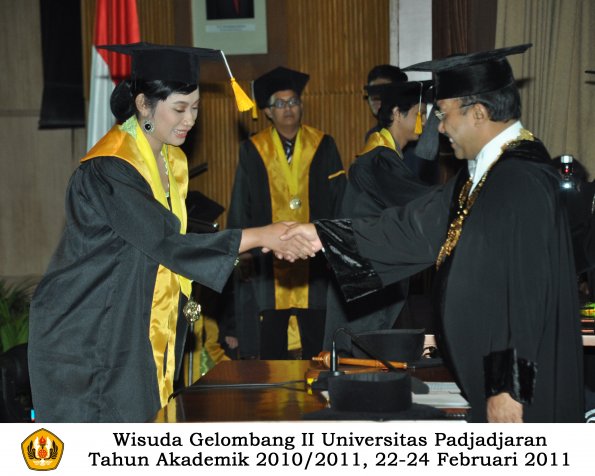 wisuda-fakultas-ekonomi-s2-profesi-s1-d3-oleh-rektor-322