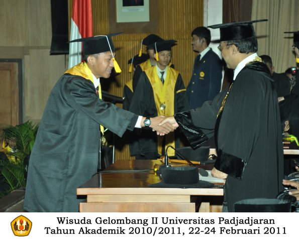 wisuda-fakultas-ekonomi-s2-profesi-s1-d3-oleh-rektor-326