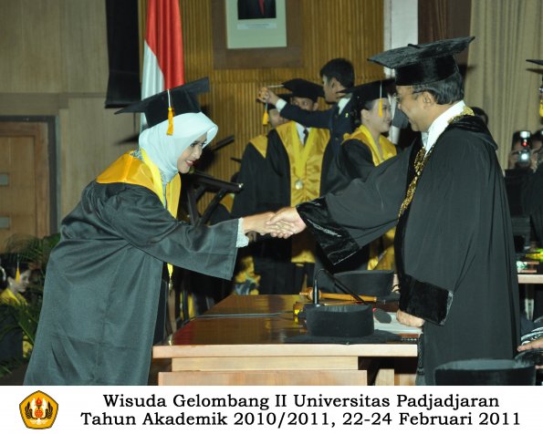 wisuda-fakultas-ekonomi-s2-profesi-s1-d3-oleh-rektor-336