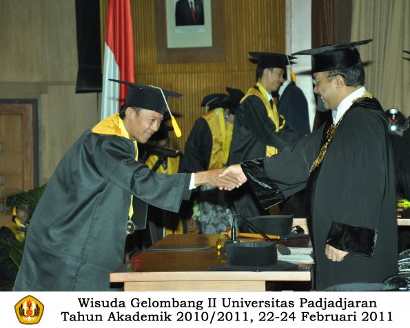 wisuda-fakultas-ekonomi-s2-profesi-s1-d3-oleh-rektor-340