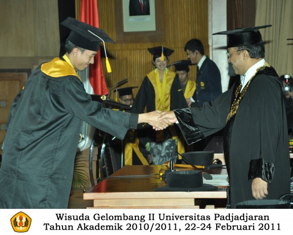 wisuda-fakultas-ekonomi-s2-profesi-s1-d3-oleh-rektor-341