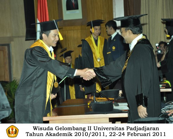 wisuda-fakultas-ekonomi-s2-profesi-s1-d3-oleh-rektor-352