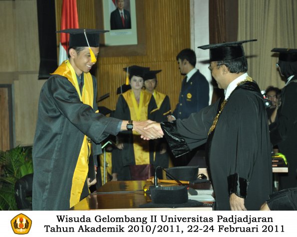 wisuda-fakultas-ekonomi-s2-profesi-s1-d3-oleh-rektor-354