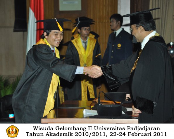 wisuda-fakultas-ekonomi-s2-profesi-s1-d3-oleh-rektor-355