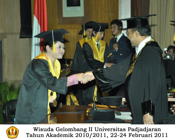 wisuda-fakultas-ekonomi-s2-profesi-s1-d3-oleh-rektor-356