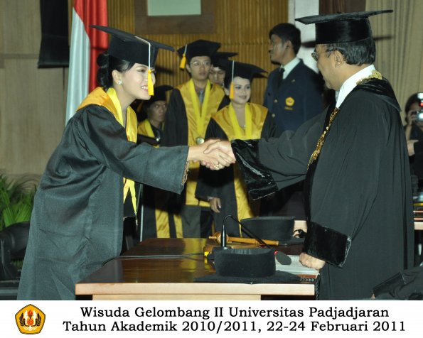 wisuda-fakultas-ekonomi-s2-profesi-s1-d3-oleh-rektor-361