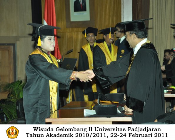 wisuda-fakultas-ekonomi-s2-profesi-s1-d3-oleh-rektor-376