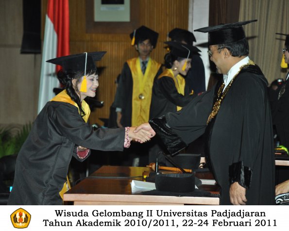 wisuda-fakultas-ekonomi-s2-profesi-s1-d3-oleh-rektor-377