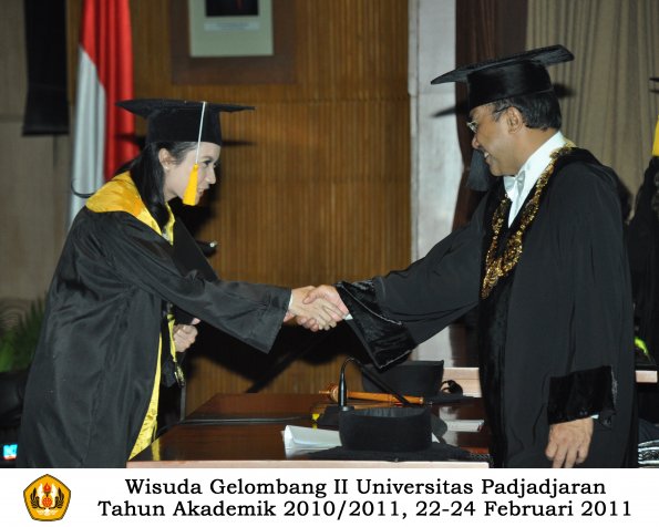 wisuda-fakultas-ekonomi-s2-profesi-s1-d3-oleh-rektor-395