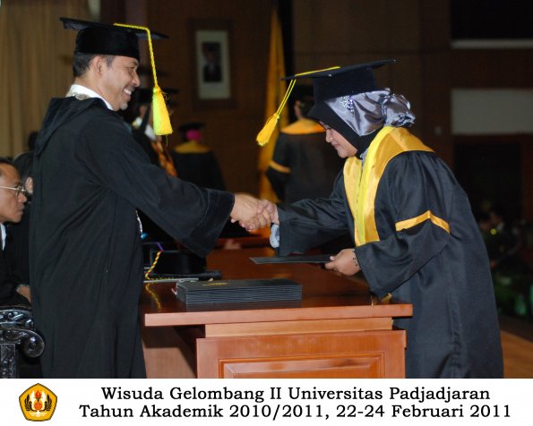 wisuda-fikom-s1-oleh-dekan-061